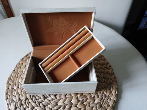 Jewellery box organiser - jewellery, by