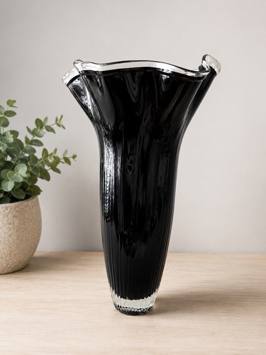 Large vintage black - black, hand