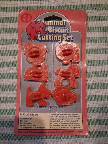 Small vintage cookie cutters - vintage,