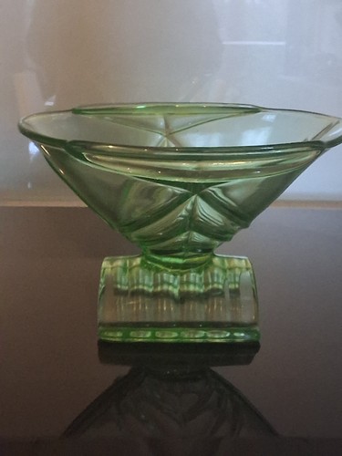 Art deco green glass - art,