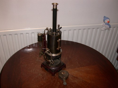 Bing steam engine circa 1910 - -,