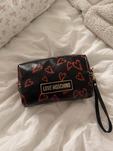 Love moschino