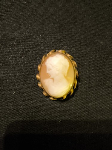Cameo brooch pendant - pendant, on