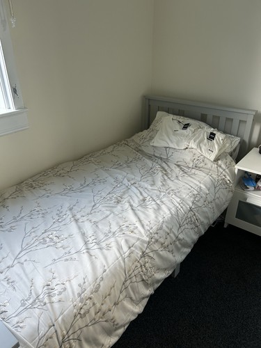 Bnwot laura ashley single - laura,