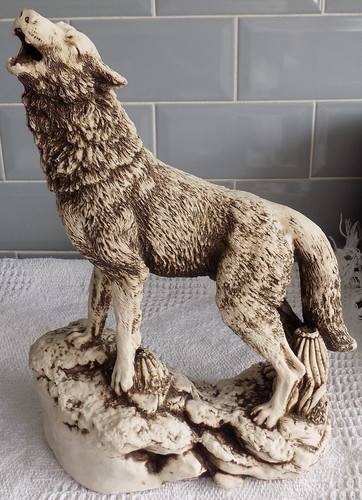 Handmade mexico resin wolf - in,