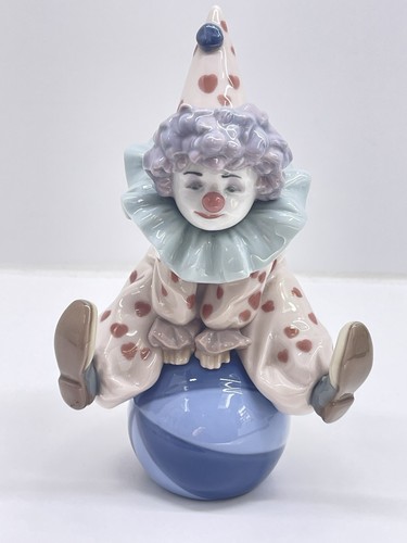 Lladro clown sat ball - lladro,
