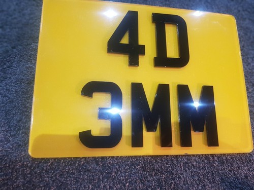 Rear yellow 4x4 discovery - rear,