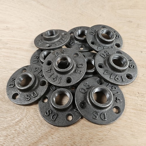 Malleable pipe floor flange - pipe,