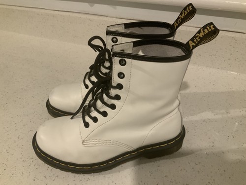 Martens 11822 white - dr, leather