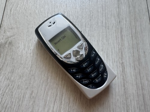Nokia 8310 mobile phone - =l@@k=,