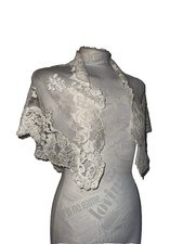 ANTIQUE WHITE VICTORIAN
