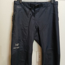 Black Arc'teryx Gore-tex Pro