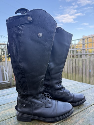 Fuller fillies field - fillies, boots