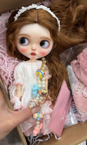 Custom blythe doll with - blythe,