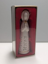 Belleek Angel Figurine 7596 Living Christmas Irish Pottery Ornament CH