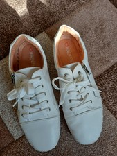 Heavenly Feet stepper White Sneakers With Side Zip size 8
