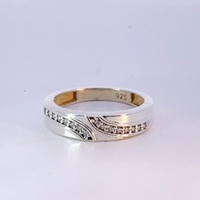 Gent's Silver-Diamond Ring 16