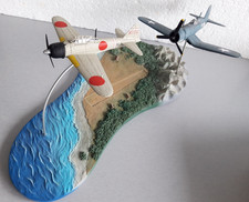 Corgi: Guadalcanal 2 Piece Diorama Set (Zero & Corsair), 1/72 scale. Pre-Owned.