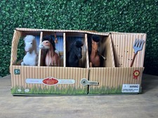 2012 Toys "R" Us Chestnut Ridge 4 Horses With Stable Play Set