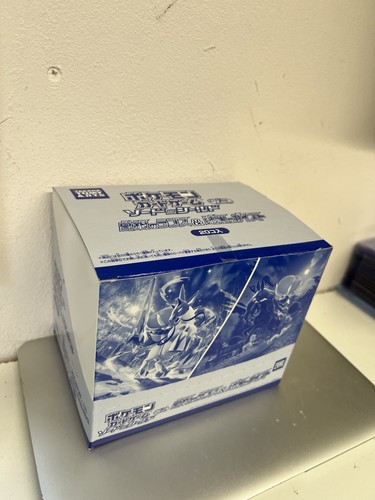 Sealed pokemon booster box - pokemon,