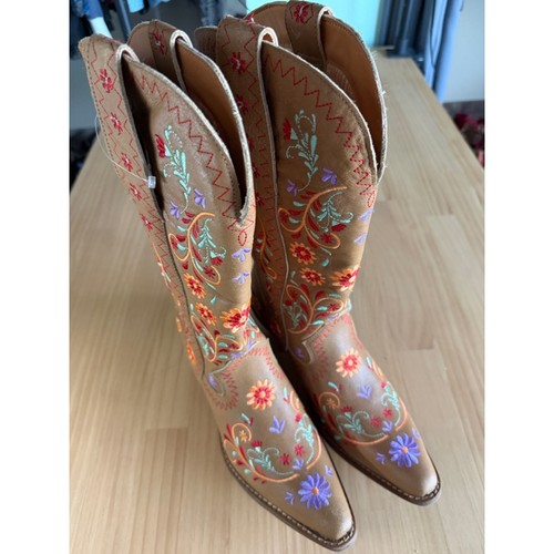 Dingo tan floral embroidered - dingo,