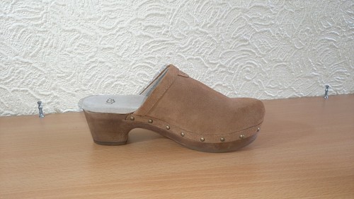 Bnwt ugg evie - evie, clogs