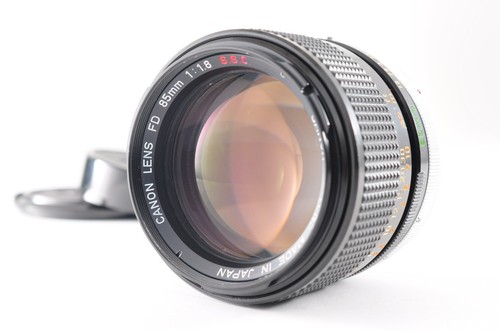 Almost mint canon fd 85mm - **almost,