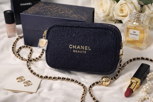 Chanel beauty holiday pouch - beauty,
