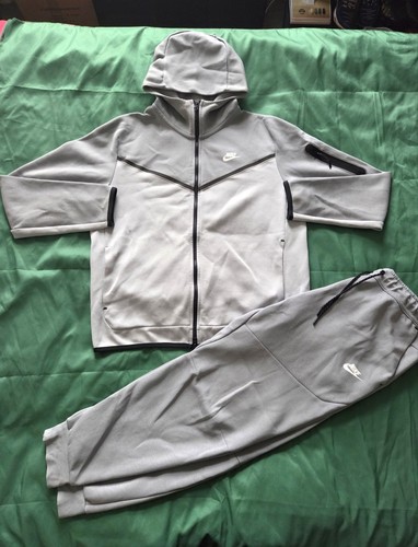 Grey white nike tech - grey/white,
