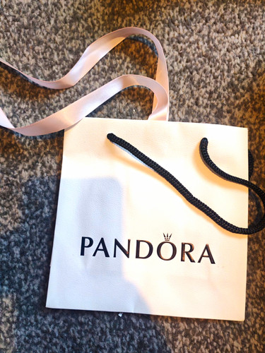 Pandora white paper - white, bag