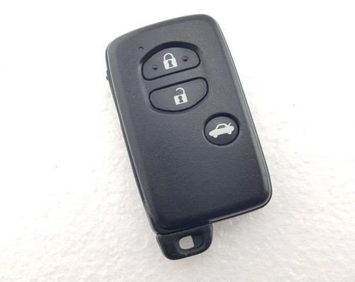 Toyota avensis etc 3 button - toyota, avensis,