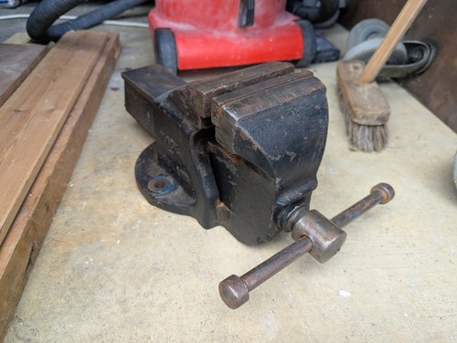 Record workbench vice - record, no