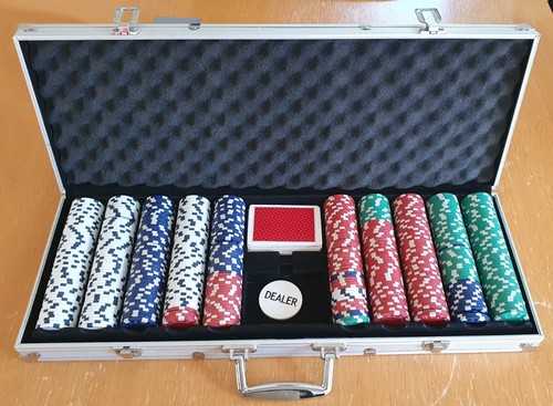 Poker set with 500 - 500, chips,