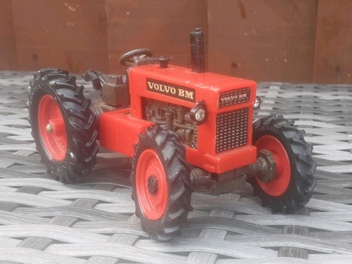 Britains volvo tractor - britains,