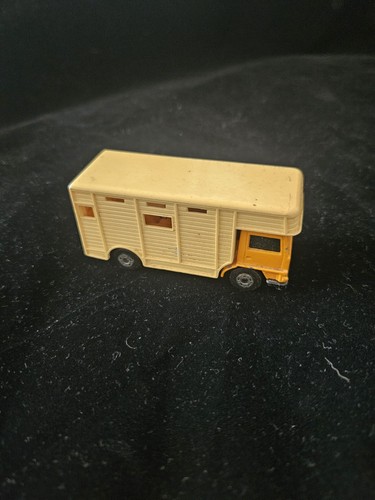 Matchbox horse box 40 - box,