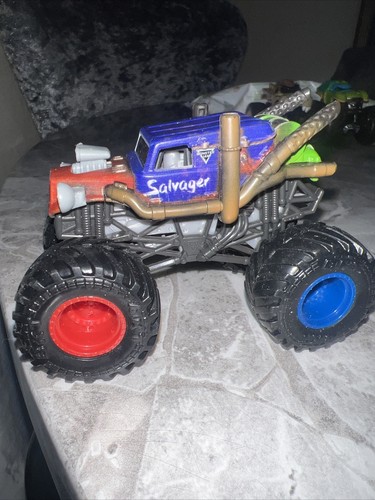 Salvager hot wheels monster - wheels,