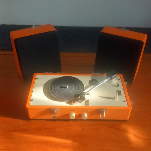 Steepletone portable record