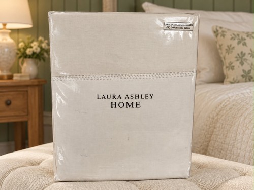 Vintage laura ashley - laura, neve