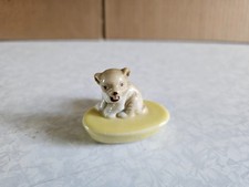 wade yellow zoo light candle