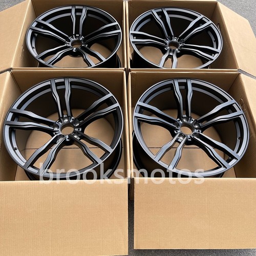 Satin black staggered - 22",