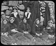 Photo ST KILDA MAIDENS & MATRONS SCOTLAND C1890 VICTORIAN Magic Lantern Slide