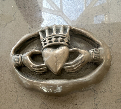 Claddagh oval metal wall - claddagh,