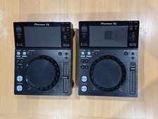 Pair of Pioneer DJ XDJ-700 MP3