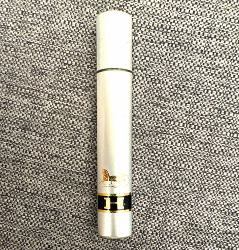 Silver metal slim - slim, cigarette