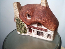 Babbacombe Pottery Philip Laureston   miniature  Church House Inn 8 cm