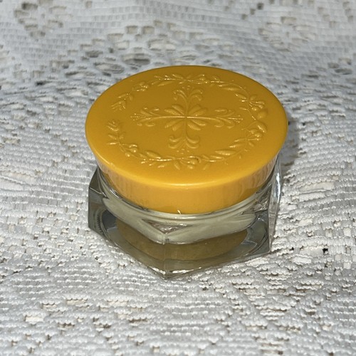 Avon honeysuckle cream sachet - cream,