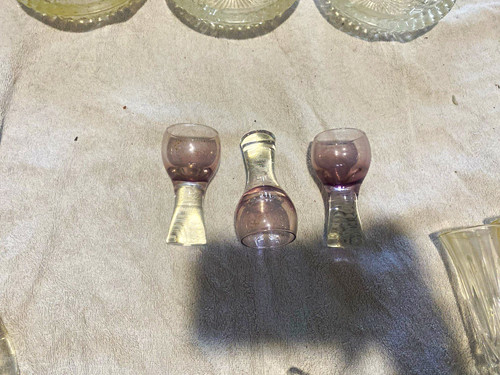 Unmarked purple clear glass - unmarked,