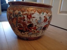 LARGE  BEAUTIFULLY DECORATED CHINESE PLANT POT IN VERY GOOD USED CONDITION