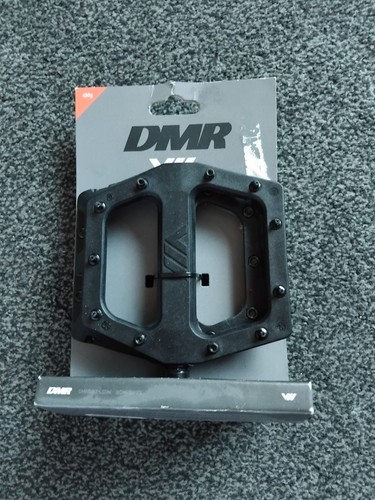 Dmr v11 black - flat, mountain