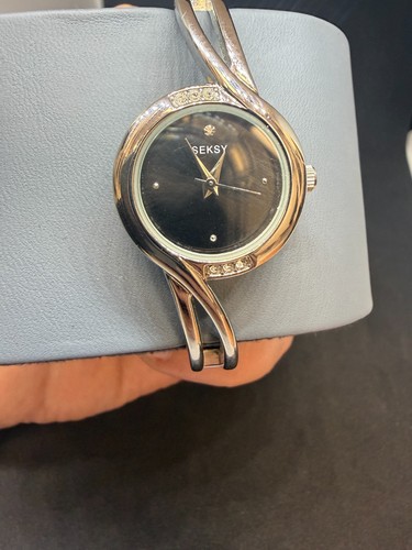 Ladies half bangle seksy - half,